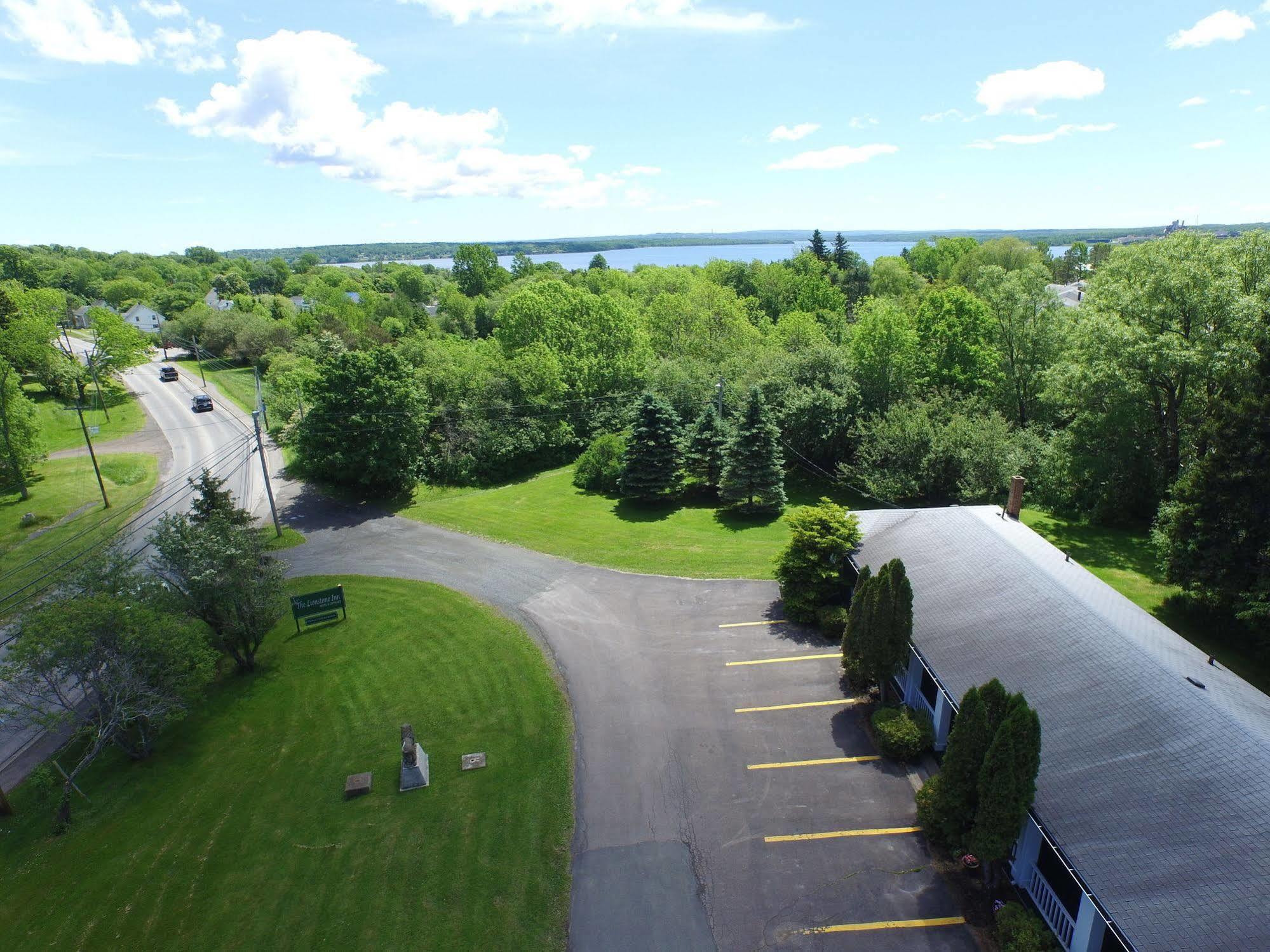 Lionstone Inn Motel & Cottages Pictou Exterior foto